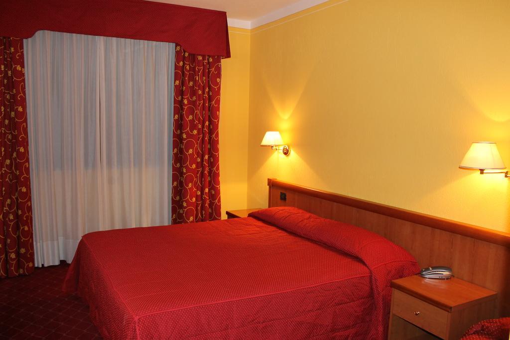 Hotel Relais St Gilles à Verrès Extérieur photo