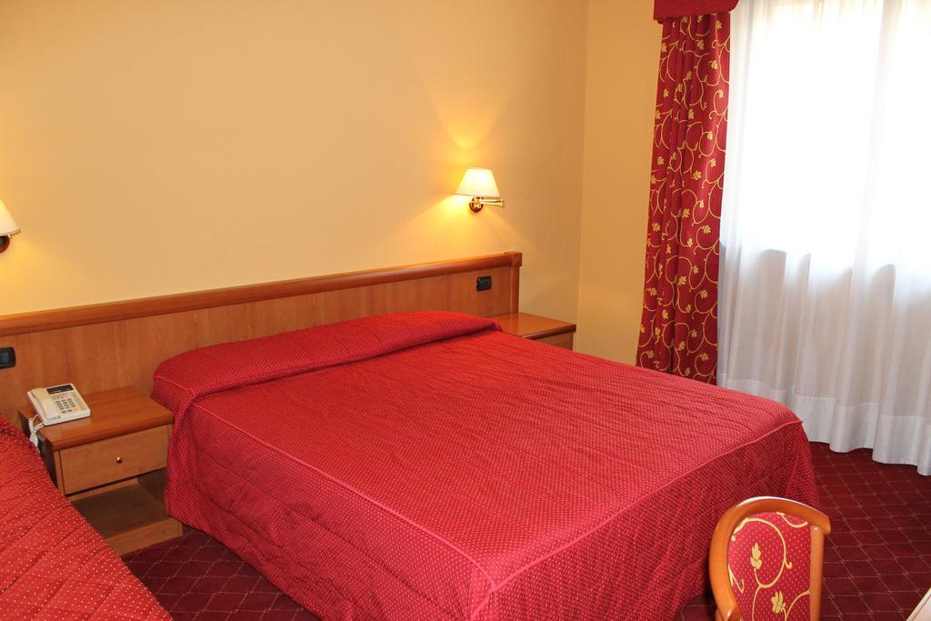 Hotel Relais St Gilles à Verrès Extérieur photo