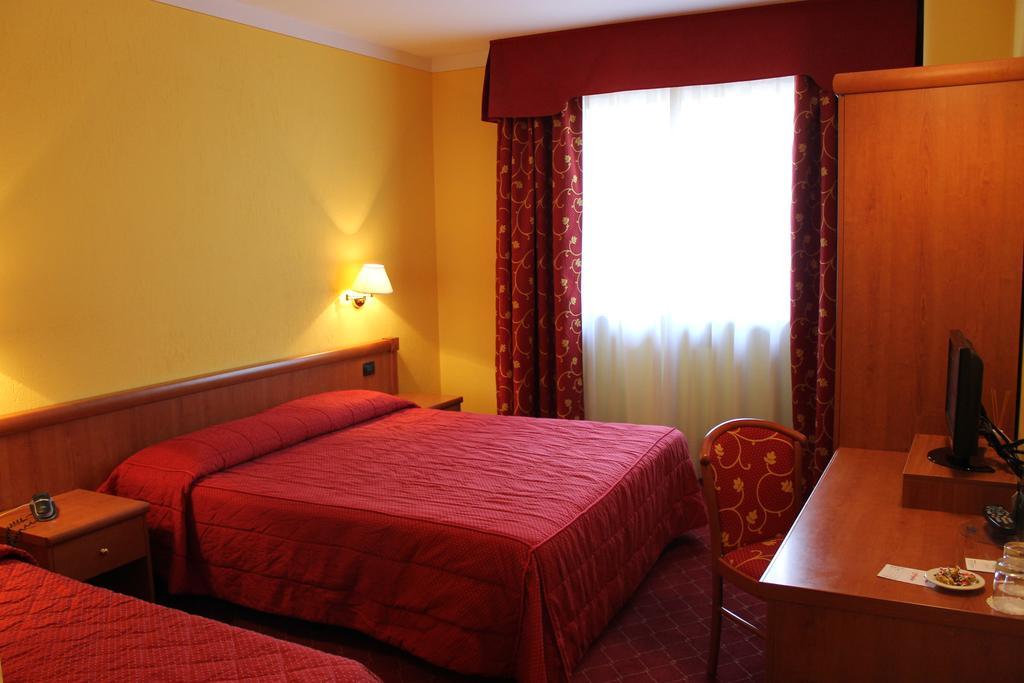 Hotel Relais St Gilles à Verrès Extérieur photo