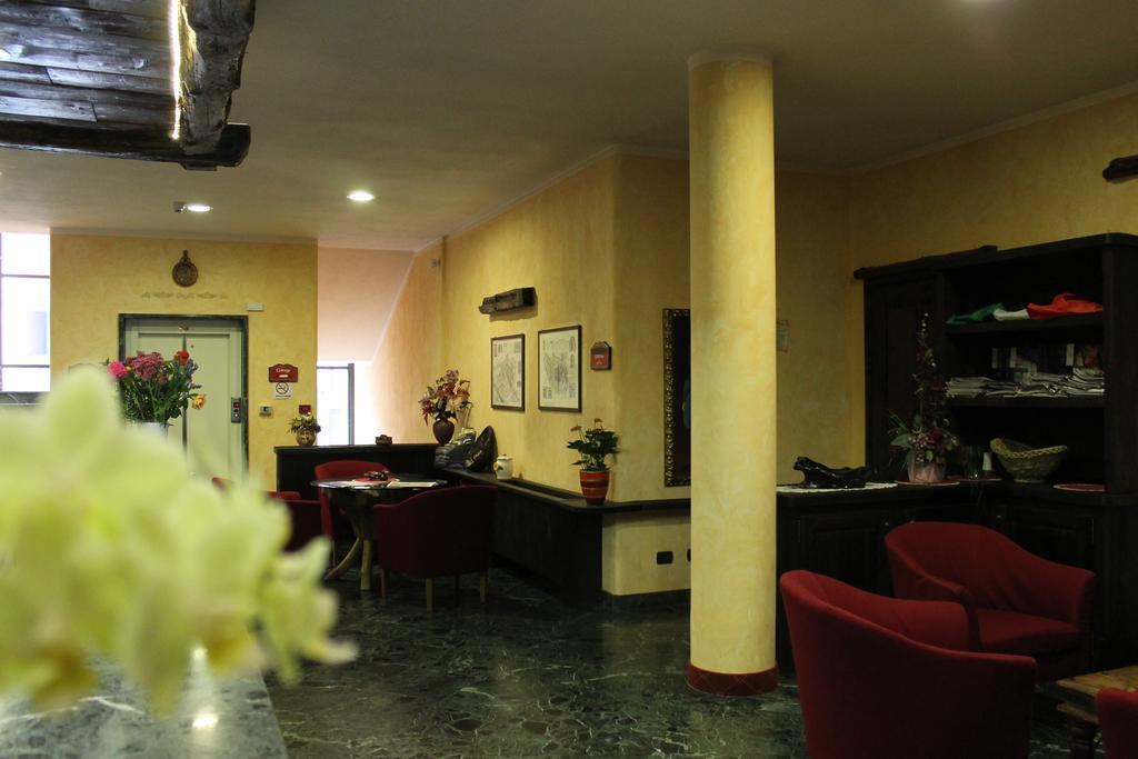 Hotel Relais St Gilles à Verrès Extérieur photo