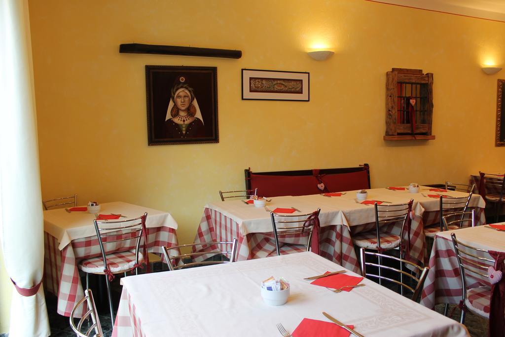 Hotel Relais St Gilles à Verrès Extérieur photo