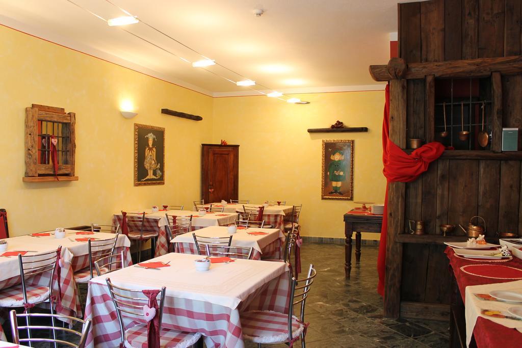 Hotel Relais St Gilles à Verrès Extérieur photo