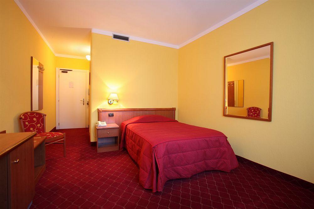 Hotel Relais St Gilles à Verrès Extérieur photo