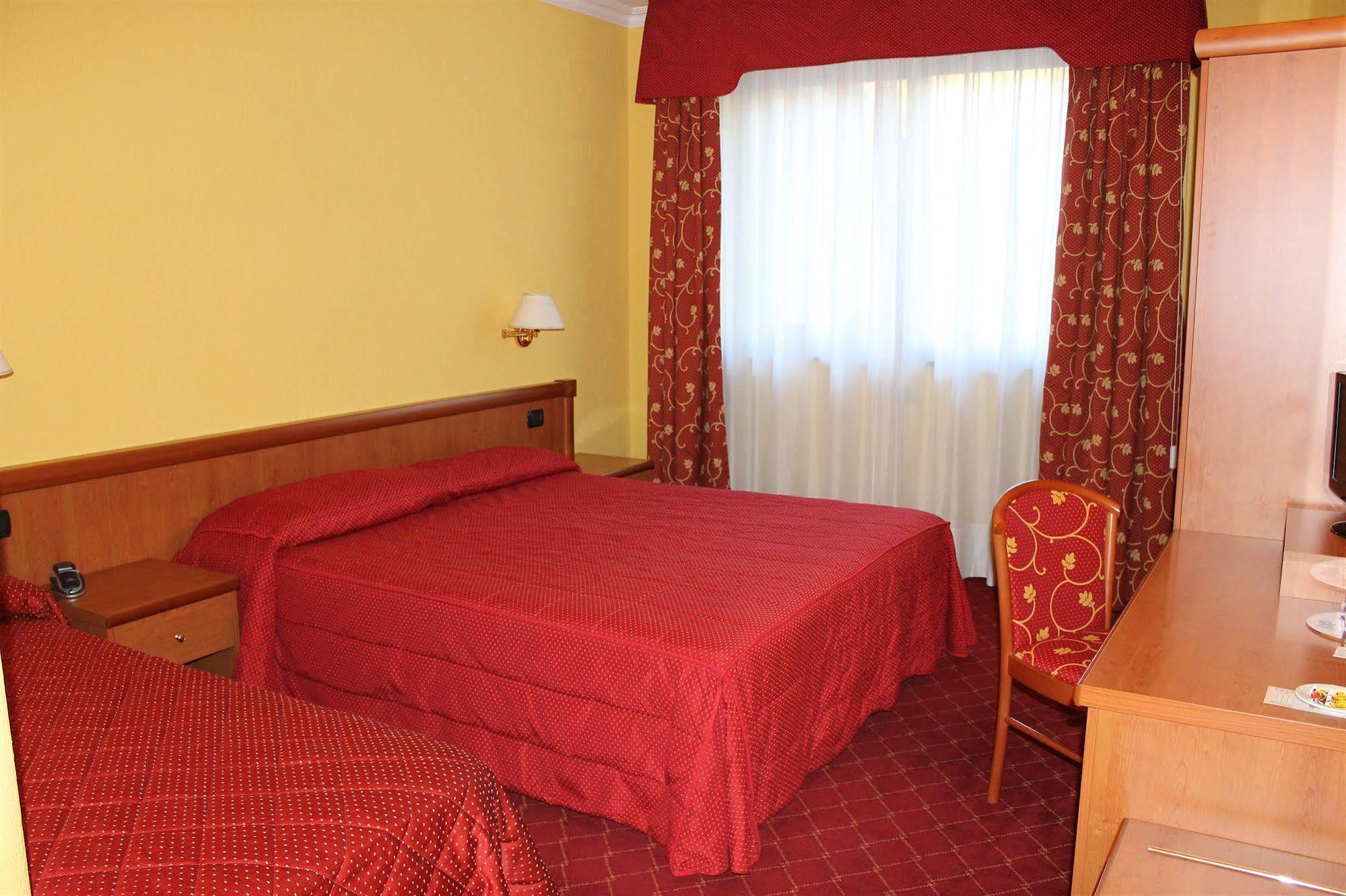 Hotel Relais St Gilles à Verrès Extérieur photo