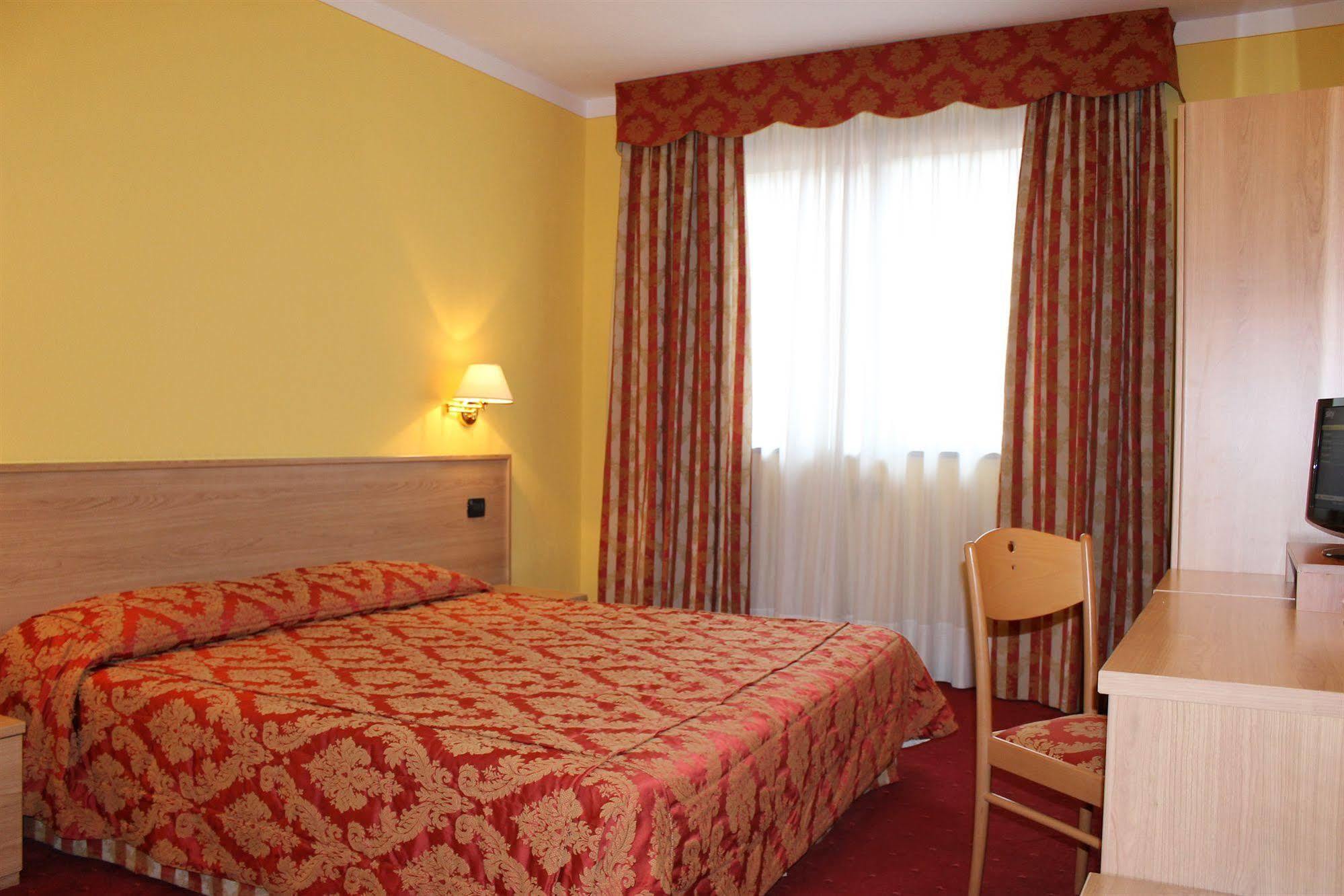 Hotel Relais St Gilles à Verrès Extérieur photo